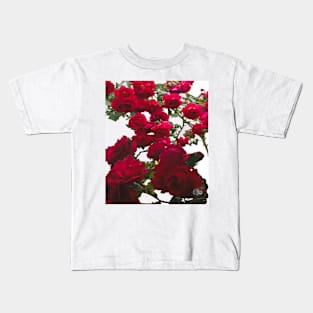 Queens red roses 2 - Flowers Kids T-Shirt